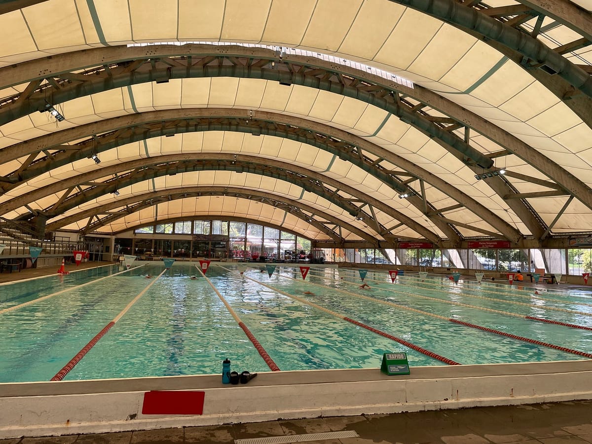 Abrazar la libertad: Natación y Tenis de mesa